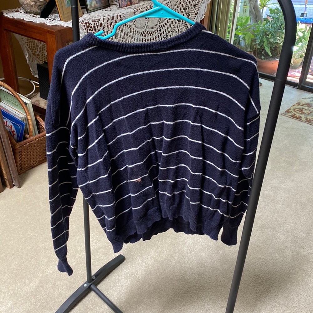 BRANDY MELVILLE SWEATER